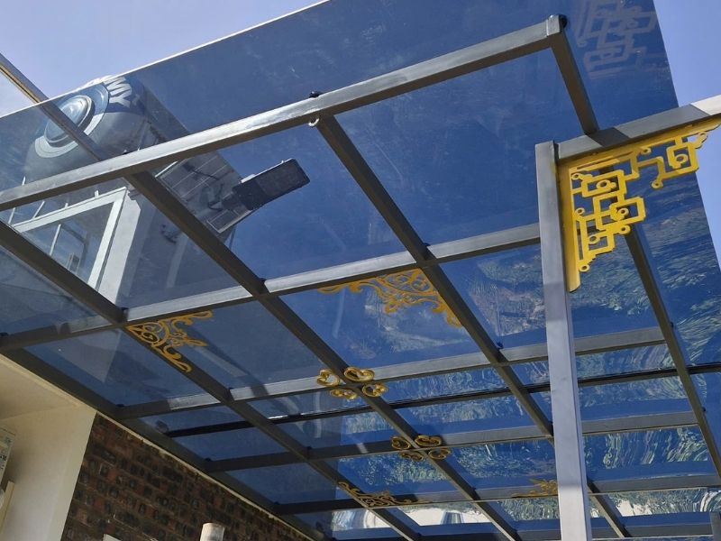 Mai lop san thuong polycarbonate